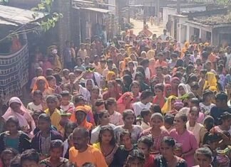 बहराइच में कलश यात्रा के साथ नवरात्र महापर्व शुरू:25 साल से गांव में हो रहा दुर्गा पूजा का आयोजन बहराइच में कलश यात्रा के साथ नवरात्र महापर्व शुरू:25 साल से गांव में हो रहा दुर्गा पूजा का आयोजन