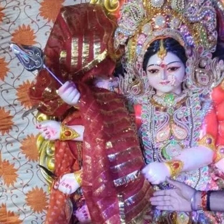महुरनियां गांव में मां स्कंदमाता की पूजा-अर्चना:नवरात्रि के पांचवें दिन भक्तिमय माहौल में सुख-समृद्धि की कामना की गई