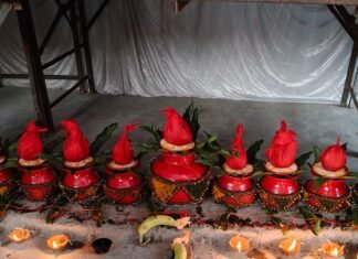 कटहरी में बनेगा राम मंदिर थीम पर दुर्गा पंडाल:56 सिर और 56 हाथों वाली माँ दुर्गा की प्रतिमा होगी मुख्य आकर्षण कटहरी में बनेगा राम मंदिर थीम पर दुर्गा पंडाल:56 सिर और 56 हाथों वाली माँ दुर्गा की प्रतिमा होगी मुख्य आकर्षण