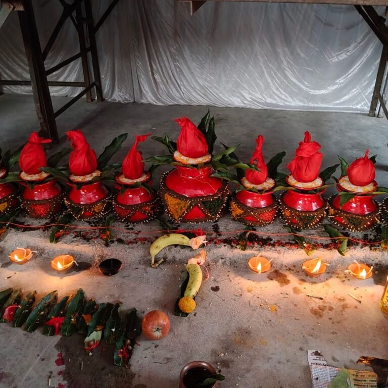 कटहरी में बनेगा राम मंदिर थीम पर दुर्गा पंडाल:56 सिर और 56 हाथों वाली माँ दुर्गा की प्रतिमा होगी मुख्य आकर्षण