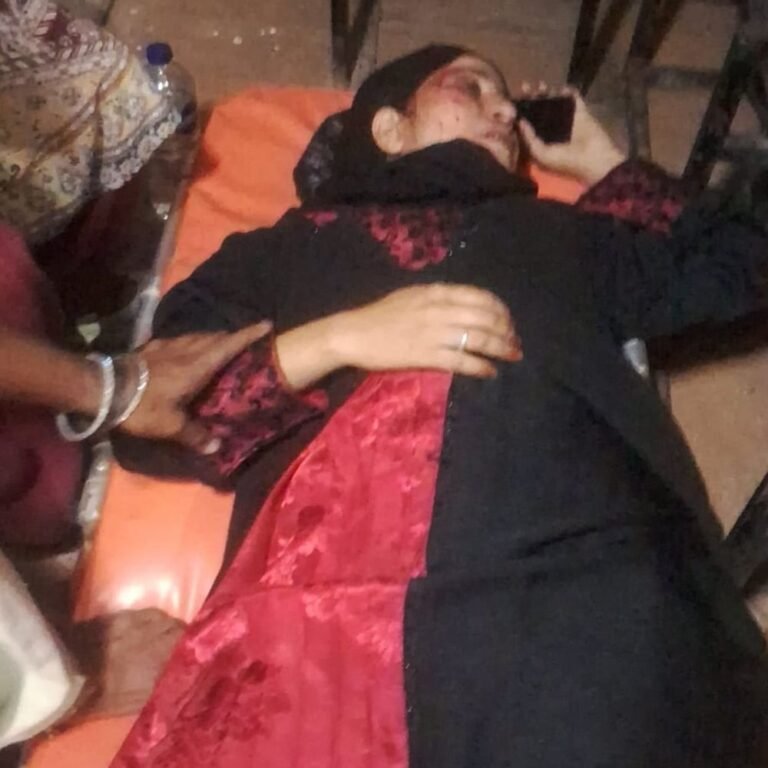 श्रावस्ती में मकान कब्जे को लेकर महिला पर हमला:एंबुलेंस कर्मियों की सूझबूझ से बची जान, 6 लोगों पर केस दर्ज