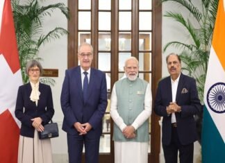 यूपी:आगरा के जूता उद्योग की वैश्विक बाजार पर नजर, पीएम मोदी और स्विस राष्ट्रपति की बैठक में पूरन डावर शामिल – Agra Industrialist Puran Dawar Joins Modi-swiss President Talks, Highlights Footwear Sector Opportunities यूपी:आगरा के जूता उद्योग की वैश्विक बाजार पर नजर, पीएम मोदी और स्विस राष्ट्रपति की बैठक में पूरन डावर शामिल - Agra Industrialist Puran Dawar Joins Modi-swiss President Talks, Highlights Footwear Sector Opportunities