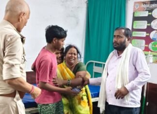 बाराबंकी:गाना बजाने और छींटाकशी को लेकर दो पक्षों में चले लाठी-डंडे, महिला की पीटकर हत्या; 10 लोग घायल – Clash Between Two Groups Over Playing Music And Making Lewd Remarks At Woman In Barabanki One Dead 10 Injured बाराबंकी:गाना बजाने और छींटाकशी को लेकर दो पक्षों में चले लाठी-डंडे, महिला की पीटकर हत्या; 10 लोग घायल - Clash Between Two Groups Over Playing Music And Making Lewd Remarks At Woman In Barabanki One Dead 10 Injured