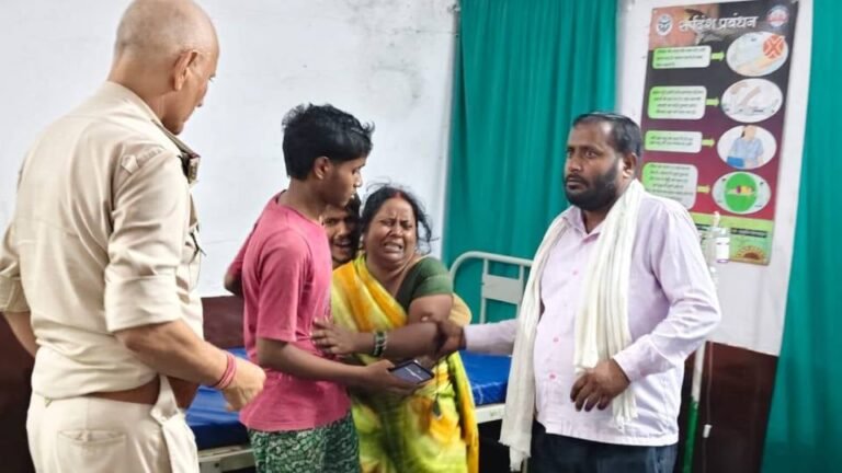बाराबंकी:गाना बजाने और छींटाकशी को लेकर दो पक्षों में चले लाठी-डंडे, महिला की पीटकर हत्या; 10 लोग घायल – Clash Between Two Groups Over Playing Music And Making Lewd Remarks At Woman In Barabanki One Dead 10 Injured