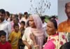 बहराइच:बिजली का खंभा गिरने से निजी लाइनमैन घायल, इलाज न मिलने से मौत; शव धान के खेत में फेंककर भाग गए साथी – Private Lineman Injured After Electricity Pole Collapses In Bahraich Dies Due To Lack Of Medical Treatment बहराइच:बिजली का खंभा गिरने से निजी लाइनमैन घायल, इलाज न मिलने से मौत; शव धान के खेत में फेंककर भाग गए साथी - Private Lineman Injured After Electricity Pole Collapses In Bahraich Dies Due To Lack Of Medical Treatment