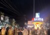 नानपारा में ASP ने पुलिस बल के साथ किया फ्लैग:नवरात्रि और त्योहारों के मद्देनजर सुरक्षा व्यवस्था का लिया जायजा, दिए कड़े निर्देश नानपारा में ASP ने पुलिस बल के साथ किया फ्लैग:नवरात्रि और त्योहारों के मद्देनजर सुरक्षा व्यवस्था का लिया जायजा, दिए कड़े निर्देश