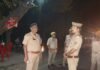 नवरात्रि पर अमड़ी पुल के पास सघन चेकिंग:पुलिस ने संदिग्ध वाहनों की तलाशी ली, बिना हेलमेट और काली फिल्म वाली गाड़ियों पर कार्रवाई की बात कही नवरात्रि पर अमड़ी पुल के पास सघन चेकिंग:पुलिस ने संदिग्ध वाहनों की तलाशी ली, बिना हेलमेट और काली फिल्म वाली गाड़ियों पर कार्रवाई की बात कही