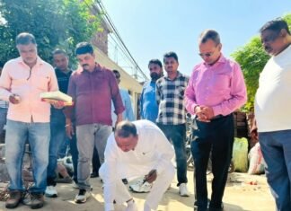 सिसवा में विकास कार्यों को मिली गति:सुभाष नगर में RCC रोड और नाली निर्माण का शुभारंभ, दुर्गा प्रतिमा व लक्ष्मी-गणेश विसर्जन जुलूस का रास्ता होगा सुगम सिसवा में विकास कार्यों को मिली गति:सुभाष नगर में RCC रोड और नाली निर्माण का शुभारंभ, दुर्गा प्रतिमा व लक्ष्मी-गणेश विसर्जन जुलूस का रास्ता होगा सुगम
