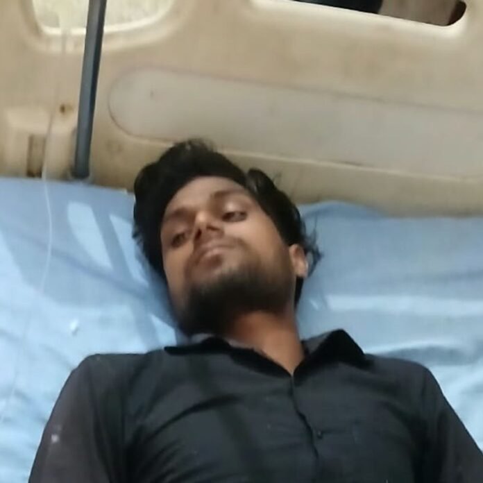 c3bfeccd-9216-4e7d-967d-36cadd6a3824_1791624000886.jpg तेज रफ्तार बाइक सवार ने युवक को मारी ठोकर:पुलिस जांच में जुटी, गंभीर रूप से घायल युवक जिला अस्पताल रेफर