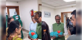 शिवराज सिंह बने दादा, घर में गूंजी नन्हे मेहमान की किलकारी