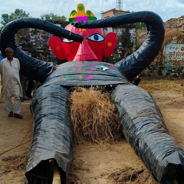 बलहिखोर में 60 साल पुरानी परंपरा के साथ रावण दहन:विजयादशमी मेले का शुभारंभ, कल होगा विराट कुश्ती दंगल