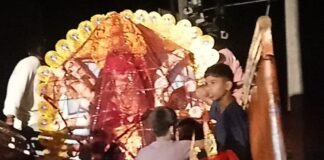 नासिरगंज में मां दुर्गा की प्रतिमा पहुंची, कल होगी स्थापना:शारदीय नवरात्रि की धूम, गाजे-बाजे के साथ हुआ भव्य स्वागत नासिरगंज में मां दुर्गा की प्रतिमा पहुंची, कल होगी स्थापना:शारदीय नवरात्रि की धूम, गाजे-बाजे के साथ हुआ भव्य स्वागत