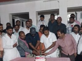 ब्लॉक प्रमुख के जन्मदिन पर भंडारा:सबई घीसा शिव मंदिर में लिट्टी-चोखा और खिचड़ी का प्रसाद बांटा ब्लॉक प्रमुख के जन्मदिन पर भंडारा:सबई घीसा शिव मंदिर में लिट्टी-चोखा और खिचड़ी का प्रसाद बांटा