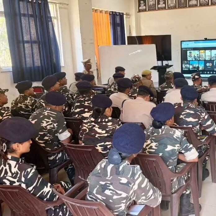 मानव तस्करी रोकने के लिए SSB और पुलिस ने मिलाया:बलरामपुर मुख्यालय में संयुक्त प्रशिक्षण कार्यशाला हुई, पीड़ितों के संरक्षण पर जोर