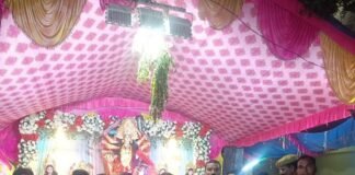 कैसरगंज में थाना प्रभारी ने विसर्जन स्थलों का किया निरीक्षण:भैरोघाट और बरुहाघाट का जायजा लिया, पंडालों में पुलिसकर्मी तैनात कैसरगंज में थाना प्रभारी ने विसर्जन स्थलों का किया निरीक्षण:भैरोघाट और बरुहाघाट का जायजा लिया, पंडालों में पुलिसकर्मी तैनात