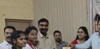 बहराइच में अंतरमहाविद्यालयीय बॉक्सिंग प्रतियोगिता का समापन:डीएम राजेश कुमार पाण्डेय ने विजेताओं को मेडल दिए, खिलाड़ियों ने दिखाया दमखम बहराइच में अंतरमहाविद्यालयीय बॉक्सिंग प्रतियोगिता का समापन:डीएम राजेश कुमार पाण्डेय ने विजेताओं को मेडल दिए, खिलाड़ियों ने दिखाया दमखम