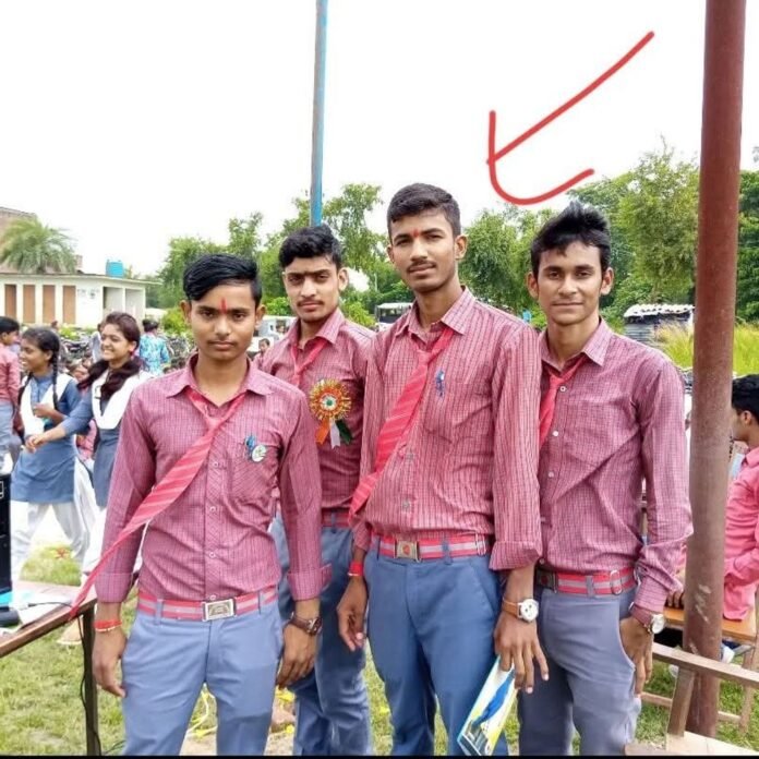 विशेश्वरगंज के आशीष पाण्डेय का यूपी पुलिस में चयन:बोले- अपनी जिम्मेदारियों को ईमानदारी से निभाएंगे और समाज व देश की सेवा करेंगे