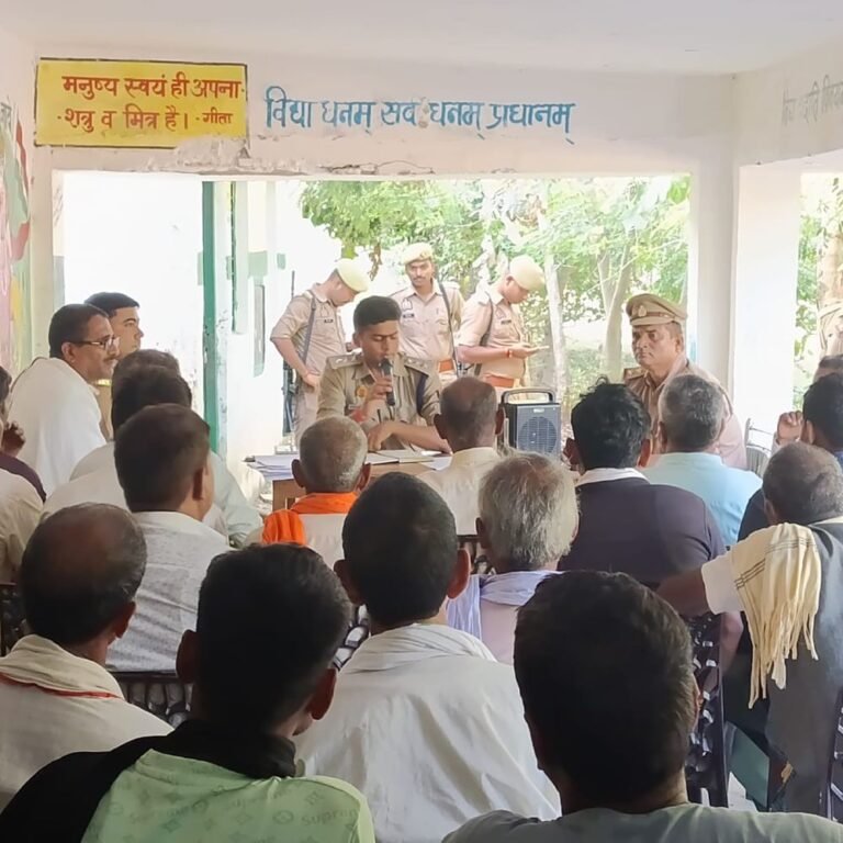 श्रावस्ती पुलिस मूर्ति विसर्जन को लेकर अलर्ट:जुलूस मार्ग पर PAC, स्थानीय पुलिस ने किया एरिया डोमिनेशन