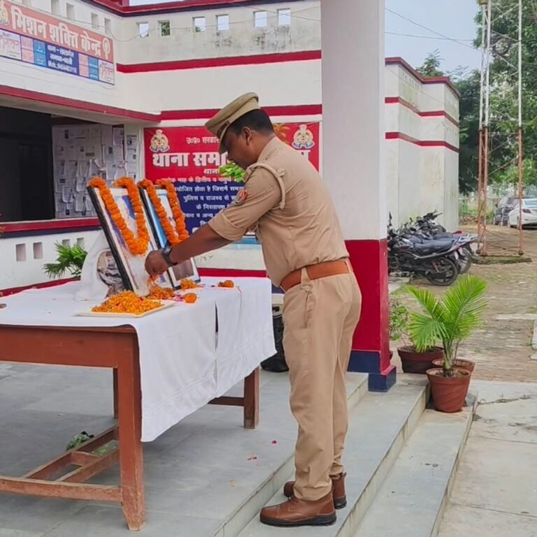 लालगंज थाने में गांधी-शास्त्री जयंती मनाई गई:पुलिसकर्मियों ने दोनों महापुरुषों को नमन कर ली कर्तव्यनिष्ठा की शपथ