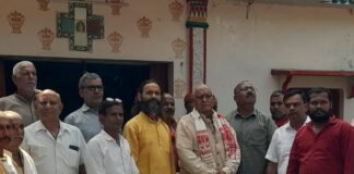 घोलहा मंदिर के विकास कार्यों का पर्यटन-विभाग ने किया निरीक्षण:सौंदर्यीकरण के लिए बाउंड्री वॉल, संत निवास और यज्ञ स्थल बनाने का सर्वे हुआ