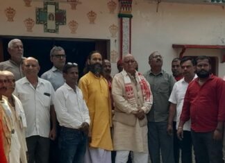 घोलहा मंदिर के विकास कार्यों का पर्यटन-विभाग ने किया निरीक्षण:सौंदर्यीकरण के लिए बाउंड्री वॉल, संत निवास और यज्ञ स्थल बनाने का सर्वे हुआ