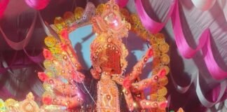 मंगुवां में मां कात्यायनी की पूजा, दुर्गा पंडालों में उमड़ी:नवरात्रि के छठे दिन गूंजे मां के जयकारे, भक्तिमय हुआ माहौल मंगुवां में मां कात्यायनी की पूजा, दुर्गा पंडालों में उमड़ी:नवरात्रि के छठे दिन गूंजे मां के जयकारे, भक्तिमय हुआ माहौल
