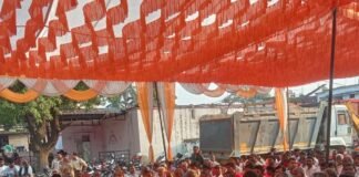 नानपारा कोतवाली में दुर्गा पूजा-रामलीला को लेकर पीस कमेटी बैठक:अधिकारियों ने भाईचारा और शांति बनाए रखने की अपील की