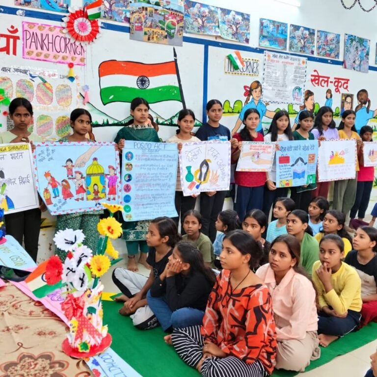 कस्तूरबा विद्यालय में छात्राओं को सुरक्षा, अधिकारों का संदेश:श्रावस्ती में हर परिस्थिति में सजग रहने, आत्मनिर्भर बनने के लिए किया प्रेरित