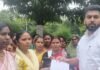 महराजगंज में बैंक सखियों ने मानदेय बढ़ाने की मांग की:डीएम को ज्ञापन सौंपा, 5,000 रुपये में परिवार चलाना मुश्किल महराजगंज में बैंक सखियों ने मानदेय बढ़ाने की मांग की:डीएम को ज्ञापन सौंपा, 5,000 रुपये में परिवार चलाना मुश्किल