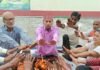 आर्य समाज नई बाजार में शारदीय नवरात्र पर वैदिक यज्ञ:विचार गोष्ठी का आयोजन, समाज कल्याण के लिए आहुतियां दी गईं आर्य समाज नई बाजार में शारदीय नवरात्र पर वैदिक यज्ञ:विचार गोष्ठी का आयोजन, समाज कल्याण के लिए आहुतियां दी गईं