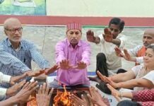 आर्य समाज नई बाजार में शारदीय नवरात्र पर वैदिक यज्ञ:विचार गोष्ठी का आयोजन, समाज कल्याण के लिए आहुतियां दी गईं आर्य समाज नई बाजार में शारदीय नवरात्र पर वैदिक यज्ञ:विचार गोष्ठी का आयोजन, समाज कल्याण के लिए आहुतियां दी गईं