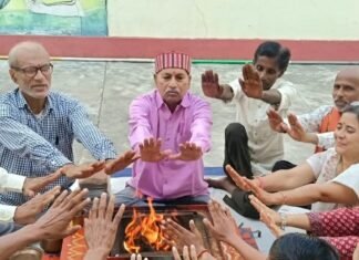 आर्य समाज नई बाजार में शारदीय नवरात्र पर वैदिक यज्ञ:विचार गोष्ठी का आयोजन, समाज कल्याण के लिए आहुतियां दी गईं आर्य समाज नई बाजार में शारदीय नवरात्र पर वैदिक यज्ञ:विचार गोष्ठी का आयोजन, समाज कल्याण के लिए आहुतियां दी गईं