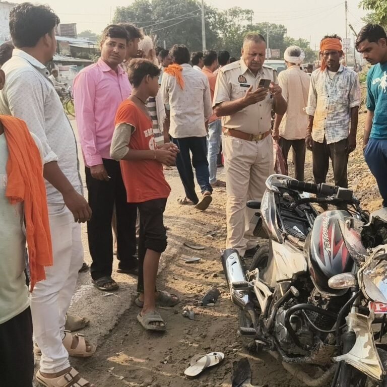 नरखोरिया में बाइक ने 4 लोगों को मारी टक्कर:बस्ती-डुमरियागंज मार्ग पर बुजुर्ग और छात्रा समेत 4 घायल; एक की हालत गंभीर