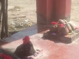 श्रावस्ती के दीकौली काली माता मंदिर में नवरात्री पूजा:ग्रामीण सुबह-शाम करते हैं धूप आरती, लगाते हैं जयकारे और दुर्गा चालीसा पाठ