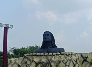 बस्ती में गुफा नहीं, शिवलिंग में दिखेंगी मां भगवती:सप्तमी को खुलेगी आंखों की पट्टी, आदियोगी के भी होंगे दर्शन बस्ती में गुफा नहीं, शिवलिंग में दिखेंगी मां भगवती:सप्तमी को खुलेगी आंखों की पट्टी, आदियोगी के भी होंगे दर्शन
