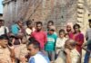धान काट रही महिला को सांप ने डसा, झाड़-फूंक में:अस्पताल में इलाज के दौरान हुई मौत, परिवार में मचा कोहराम धान काट रही महिला को सांप ने डसा, झाड़-फूंक में:अस्पताल में इलाज के दौरान हुई मौत, परिवार में मचा कोहराम