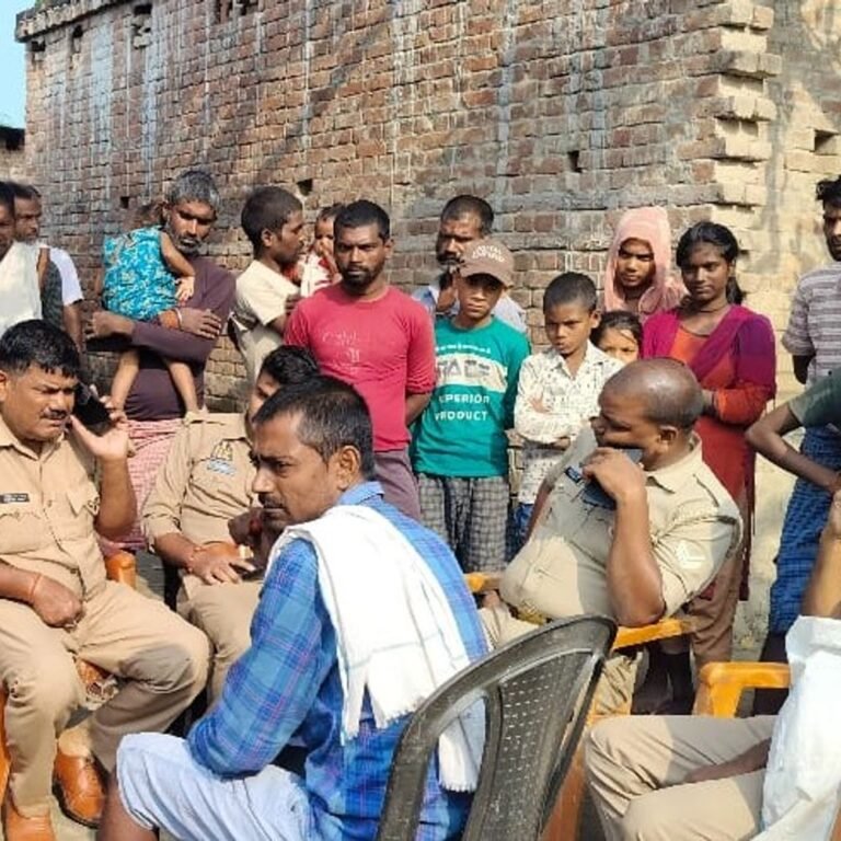 धान काट रही महिला को सांप ने डसा, झाड़-फूंक में:अस्पताल में इलाज के दौरान हुई मौत, परिवार में मचा कोहराम