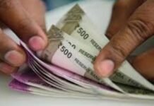 दिवाली से पहले बड़ा झटका:दाल-मसाले से स्टील-सीमेंट तक महंगी, अब कर्ज की किस्तें बढ़ने का डर – Inflation Bites Ahead Of Festive Season, Rising Emis Add To Consumer Burden दिवाली से पहले बड़ा झटका:दाल-मसाले से स्टील-सीमेंट तक महंगी, अब कर्ज की किस्तें बढ़ने का डर - Inflation Bites Ahead Of Festive Season, Rising Emis Add To Consumer Burden