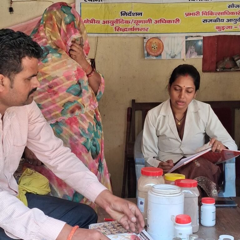 महुलानी आयुष शिविर में 39 मरीजों को मिली निशुल्क दवा:राजकीय आयुर्वेदिक चिकित्सालय कुडजा ने की पहल, ग्रामीणों को मिला मुफ्त परामर्श