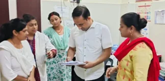 आधी रात अस्पताल पहुंचे डीएम गौरव सिंह सोगरवाल, ड्यूटी रजिस्टर देखते ही चढ़ा अफसर का पारा, मची खलबली