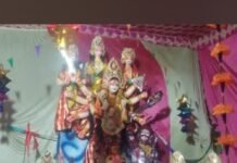 जबदहा में प्रधान प्रतिनिधि की देखरेख में दुर्गा पूजा:महोत्सव में जुटे कार्यकर्ता और गांव के सभी लोग, भक्तिमय हुआ माहौल जबदहा में प्रधान प्रतिनिधि की देखरेख में दुर्गा पूजा:महोत्सव में जुटे कार्यकर्ता और गांव के सभी लोग, भक्तिमय हुआ माहौल