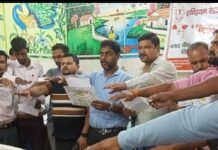 मोतीपुर में गांधी जयंती पर लगा रक्तदान शिविर:'सेवा से संकल्प' अभियान के तहत 9 लोगों ने किया रक्तदान, स्वास्थ्यकर्मियों ने भी ली शपथ