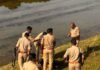 नहर में बोरी में बंधा मिला युवक का शव:बहराइच में मटेरा के पास का मामला, स्थानीय लोगों ने हत्या कर फेंकने की आशंका जताई नहर में बोरी में बंधा मिला युवक का शव:बहराइच में मटेरा के पास का मामला, स्थानीय लोगों ने हत्या कर फेंकने की आशंका जताई