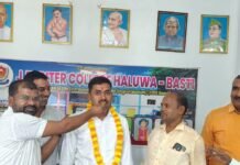 बस्ती के पंकज साहनी का पुलिस विभाग में चयन:जगराम कृष्णा इंटर कॉलेज में हुआ सम्मान समारोह; जिला पंचायत सदस्य ने दी बधाई बस्ती के पंकज साहनी का पुलिस विभाग में चयन:जगराम कृष्णा इंटर कॉलेज में हुआ सम्मान समारोह; जिला पंचायत सदस्य ने दी बधाई