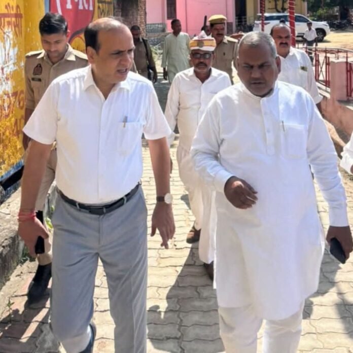 e611572f-4aad-4923-8e45-a147b7481c3e_1791890668622.jpg विधायक और एसडीएम ने काली कुंडा मंदिर का निरीक्षण किया:शारदीय नवरात्रि से पहले व्यवस्थाएं और विकास कार्य देखे, तेजी लाने के निर्देश दिए