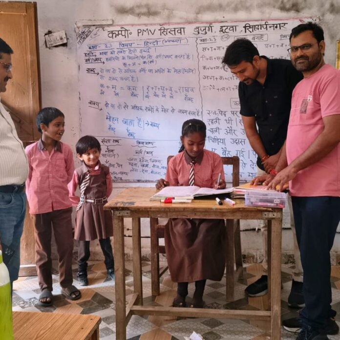 स्कूल की छात्रा मुन्नू चौधरी बनी एक दिन की प्रधानाध्यापक:कोहड़ौरा में मिशन शक्ति के तहत बालिकाओं में नेतृत्व क्षमता और आत्मनिर्भरता जगाने की पहल