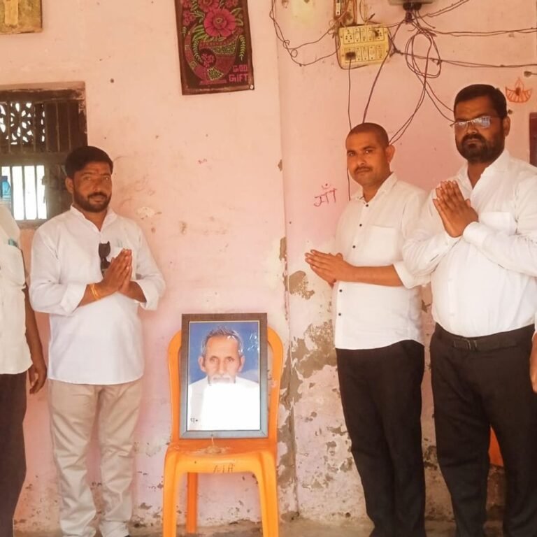 सवर्ण आर्मी ने ब्लॉक अध्यक्ष शोक सभा में पहुंचे:बलरामपुर में त्रयोदशी संस्कार में जिला अध्यक्ष समेत कई पदाधिकारी मौजूद रहे