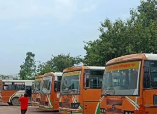 बस्ती में 19 महीने गैरहाजिर रोडवेज-चालक बर्खास्त:विभाग को 62.13 लाख का नुकसान, नोटिस के बाद भी जांच में नहीं हुआ शामिल