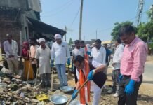 गिलौला के लक्ष्मण नगर बाजार में चला स्वच्छता अभियान:'एक दिन, एक घंटा, एक जगह' अभियान से दिया स्वच्छ श्रावस्ती का संदेश