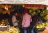 नवरात्र पर सज गया चुनरी और फूलों का बाजार:पूजा सामग्री, फल-मिठाई और कपड़ों की दुकानों पर बढ़ी ग्राहकों की चहल-पहल नवरात्र पर सज गया चुनरी और फूलों का बाजार:पूजा सामग्री, फल-मिठाई और कपड़ों की दुकानों पर बढ़ी ग्राहकों की चहल-पहल